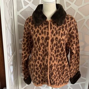 Chic Leopard Print Teddy Jacket with Faux Fur Trim